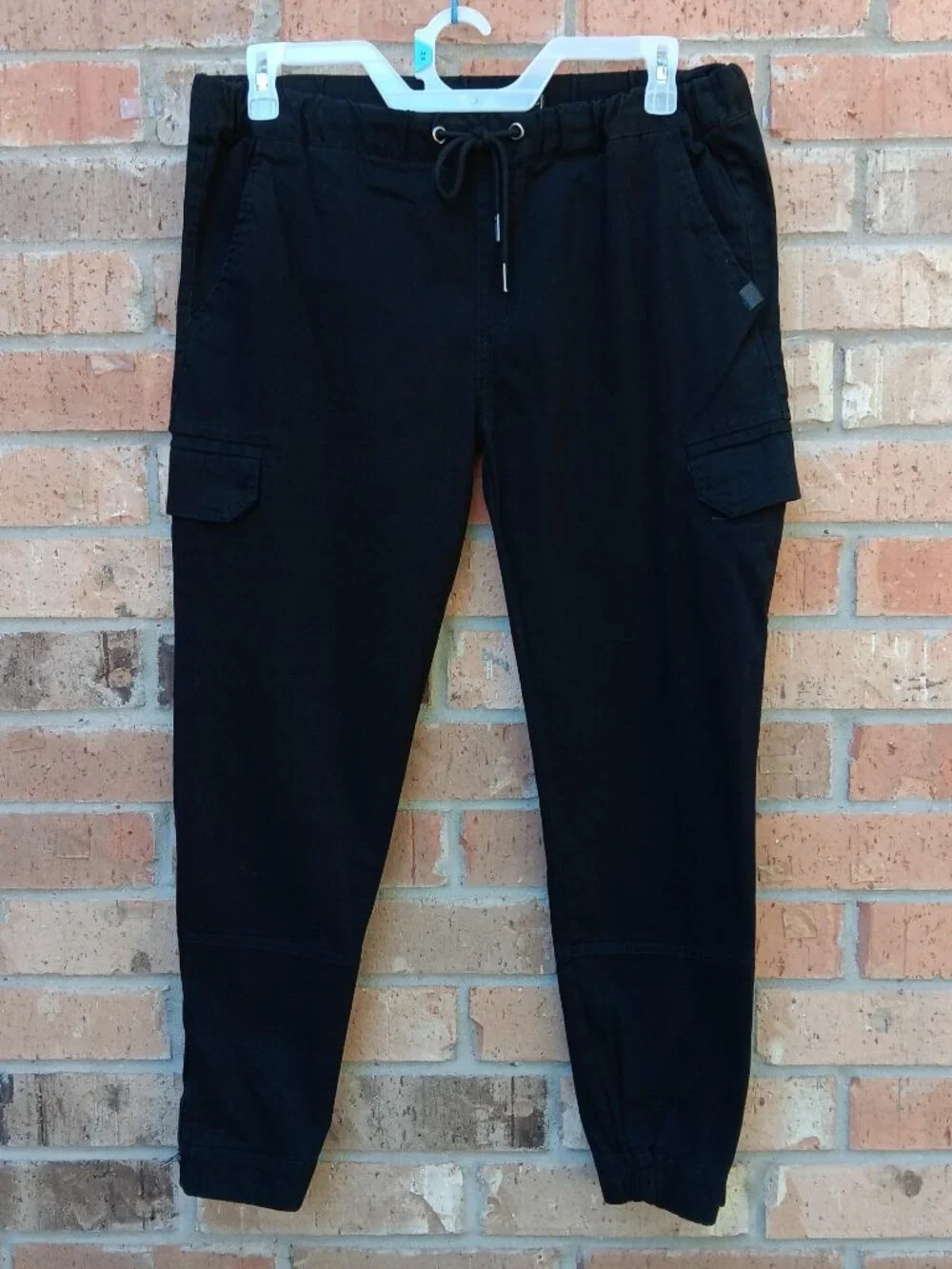 Akademiks Men's Pull-On Jogger Pants with Pockets Zipped Sides Black Size L